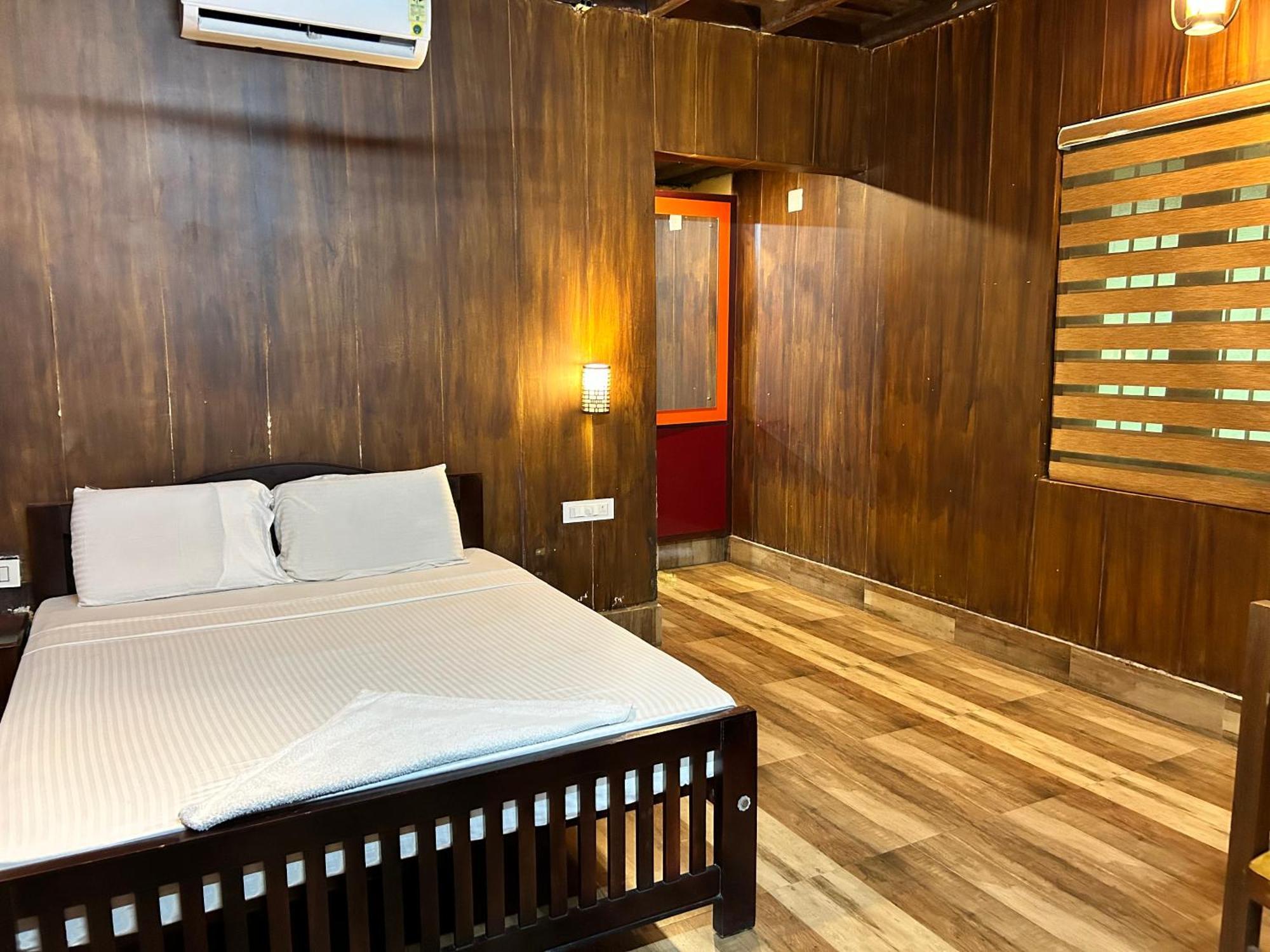Kotamangalam Sparrow Vale Resort חדר תמונה